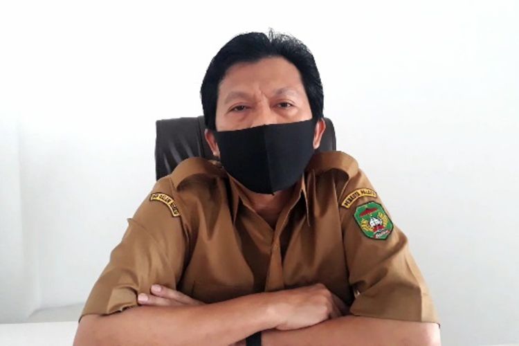 Juru Bicara Gugus Tugas Penanganan Covid-19 Kota Palopo, dr Ishak Iskandar menyampaikan bahwa pihaknya mendapatkan hasil Swab PCR dari Balai Besar Laboratorium Kesehatan (BBLK) Makassar, tenaga medis salah satu Puskesmas di Palopo dinyatakan positif Covid-19 dari Kluster Kapurung, Senin (11/05/2020).