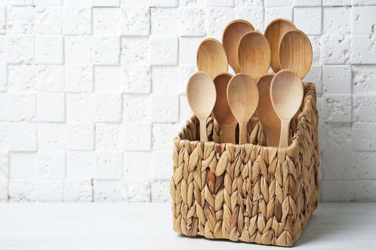 Ilustrasi sendok kayu.