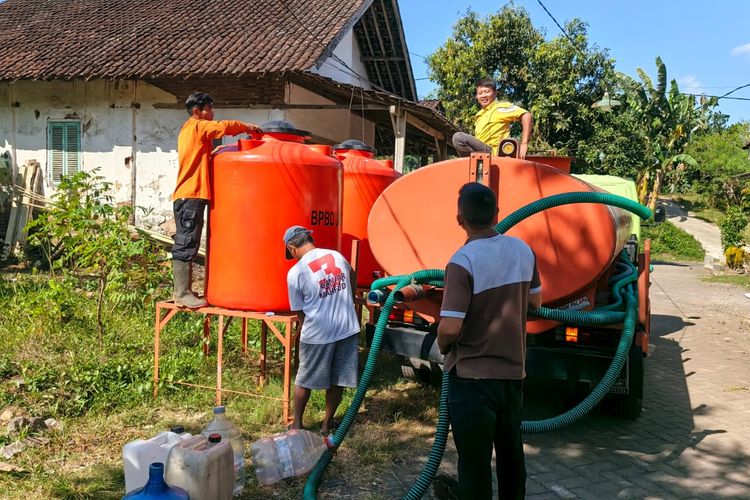 Darurat Kekeringan, BPBD Jember Mulai Mendistribusikan Air Bersih