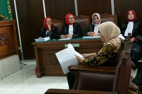 Baca Nota Pembelaan, Asma Dewi Terisak dan Suaranya Meninggi