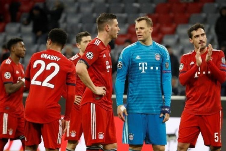 Para pemain Bayern Muenchen tampak terpukul seusai kekalahan dari Liverpool pada babak 16 besar Liga Champions di Allianz Arena, 13 Maret 2019. 