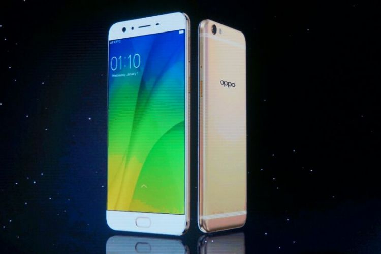 Smartphone terbaru Oppo F3 Plus diluncurkan dalam sebuah acara di Jakarta, Kamis (23/3/2017).