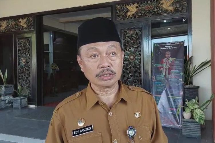 Sekretaris Daerah Kabupaten (Sekdakab) Sumenep, Edy Rasiyadi, Senin (3/6/2024). 