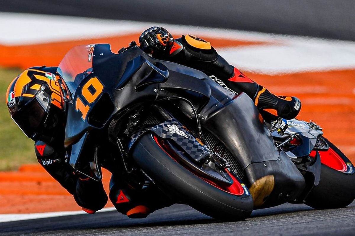 Luca Marini saat berlaga pada sesi tes Valencia MotoGP 2024 bersama Repsol Honda