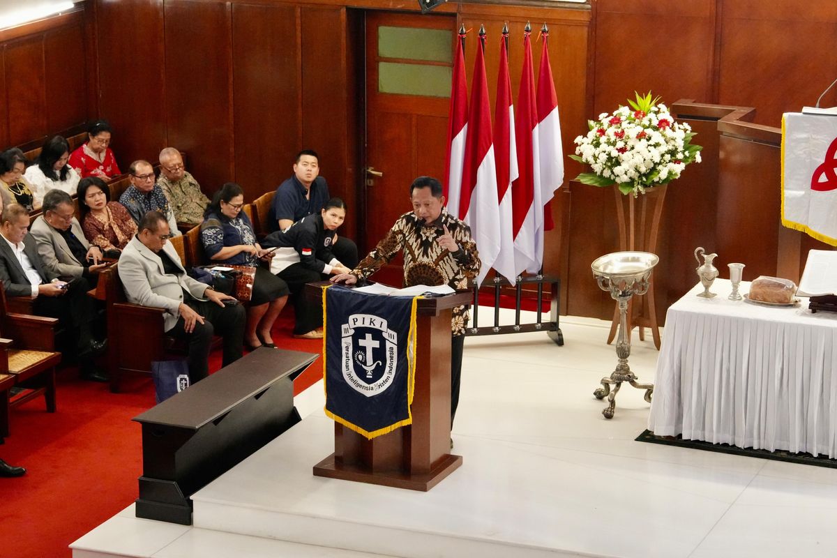 Menteri Dalam Negeri Muhammad Tito Karnavian mengajak Persatuan Inteligensia Kristen Indonesia (PIKI) berkontribusi melalui gagasan dan inovasi untuk mendukung terwujudnya Indonesia Emas 2045 saat menghadiri pelantikan DPP PIKI Masa Bakti 2026?2031 di Jakarta, Sabtu (30/5/2026).