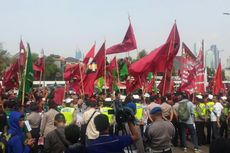 Massa Demo Satu Tahun Jokowi-JK Padati Depan Gedung DPR RI