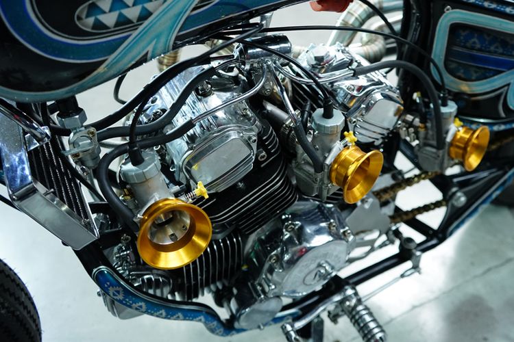 Honda Tiger bergaya chopper bobber dijejali mesin model W Engine, garapan Psychoengine di Kustomfest 2019
