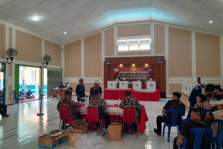 Pelaksanaan Pemilu 2024 di Rutan Kelas II B Situbondo, Jawa Timur pada Rabu (14/2/2024).