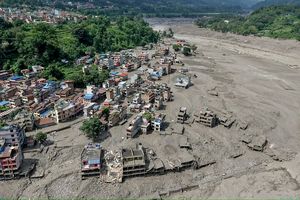 Banjir Bandang di Perbatasan Nepal-Tibet Tewaskan 157 Orang, 400 Turis Masih Hilang