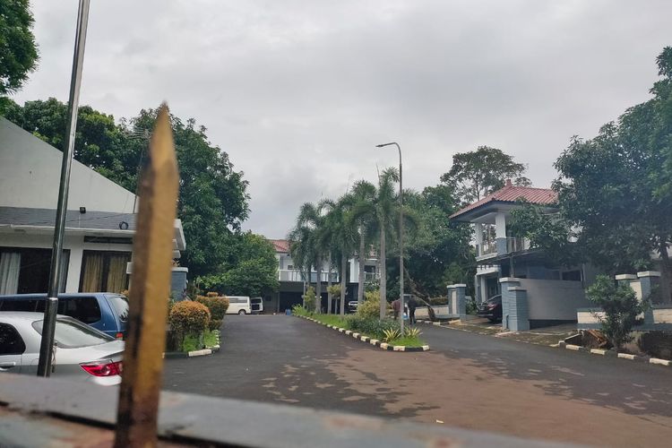 Kompleks rumah dinas komisioner Komisi Pemilihan Umum (KPU) di Jalan Siaga Raya, Pejaten, Jakarta Selatan.