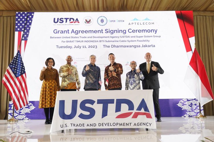 Grant Agreement Signing Ceremony antara USTD dan Super Sistem Group. 
