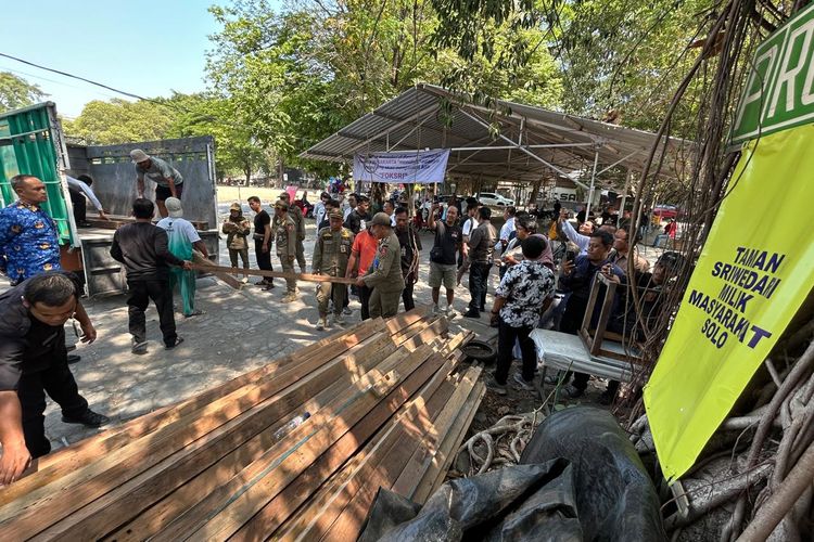 Material Sekber Diangkut Pemkot Solo, Ahli Waris Bakal Tetap Dirikan Bangunan di Sriwedari