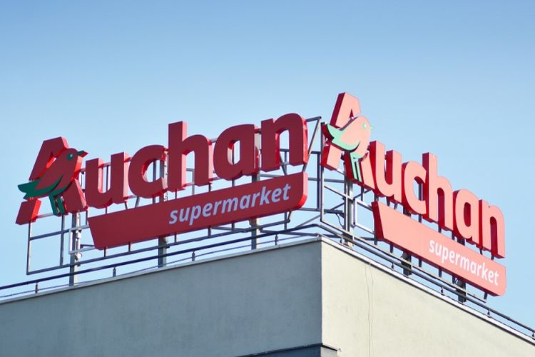 Jaringan supermarket Auchan di Polandia.