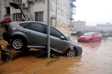 Topan Super Saola Terjang Filipina, Banjir Paksa Seribuan Warga Mengungsi