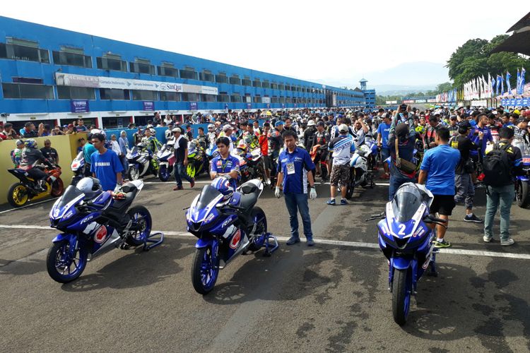 Yamaha Sunday Race kembali digelar Yamaha Indonesia tahun ini, menggabungkan pebalap profesional dan komunitas.