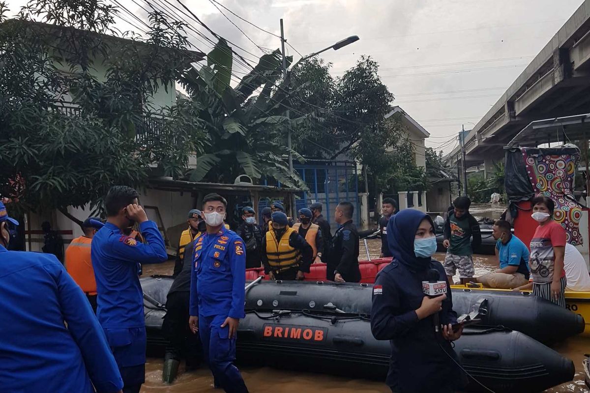 Banjir di RW 04 Kelurahan Cipinang Melayu, Jakarta Timur Sabtu (20/2/2021).