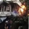 Kebakaran Landa Permukiman Padat Penduduk di Jalan Menteng Wadas