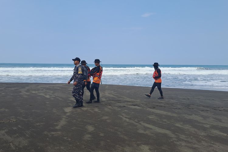Pencarian ABK hilang di pesisir Cilacap, Jawa Tengah, Kamis (21/3/2024).