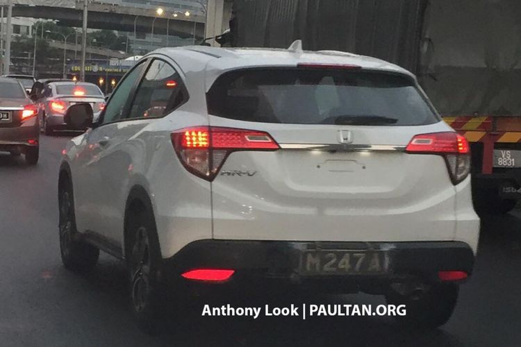 Honda HR-V Facelift tertangkap kamera di Malaysia.