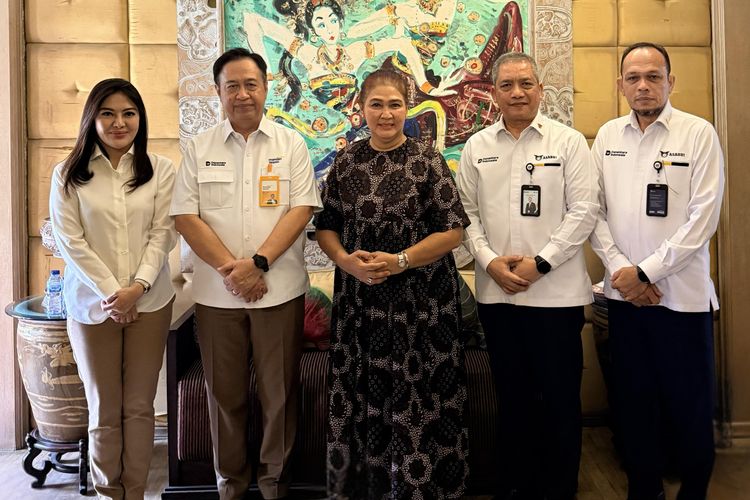 Bank Mandiri Taspen dan Asabri Serahkan Santunan ke Ahli Waris Ryamizard Ryacudu