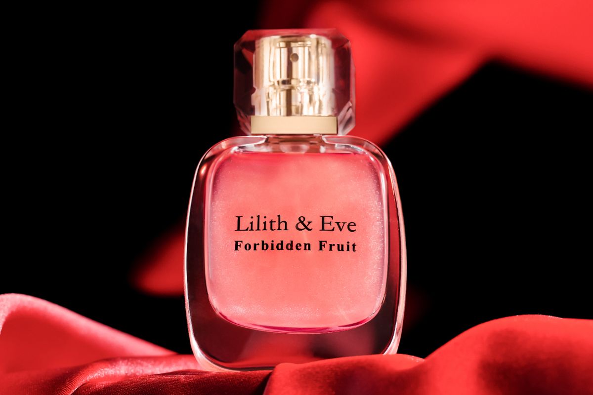 Parfum Lilith & Eve varian Forbidden Fruit disebut-sebut mirip aroma dari parfum high end Baccarat Rouge 540.