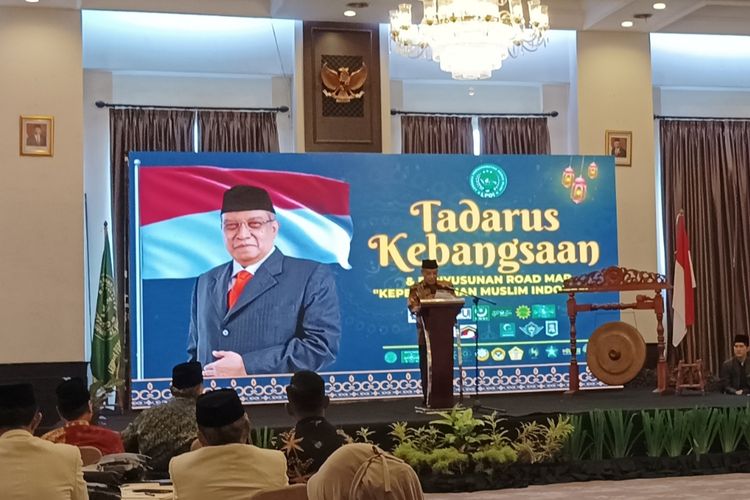 Ketua Umum Lembaga Persahabatan Ormas Islam (LPOI) Said Aqil Siroj saat memberikan sambutan di acara Tadarus Kebangsaan dan Penyusunan Road Map Kepemimpinan Muslim Indonesia di kawasan Kuningan, Jakarta, Sabtu (25/3/2023). 