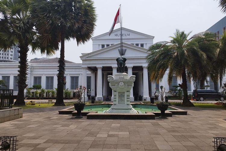 Halaman depan Museum Nasional Indonesia, Gambir, Jakarta Pusat, Minggu (17/9/2023).  (KOMPAS.com/XENA OLIVIA)