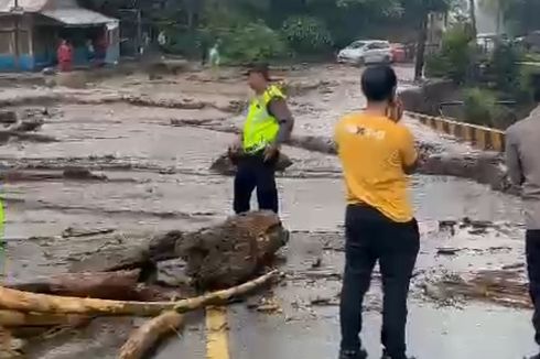 Akses Padang-Bukittinggi Terputus akibat Banjir Lahar Gunung Marapi