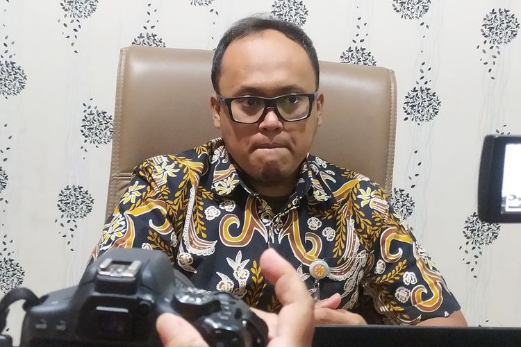 Pimpinan Bulog Cabang Semarang, Rendy Ardiansyah saat ditemui di kantornya.