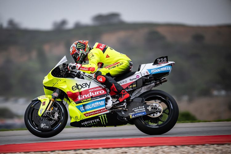 Pebalap Pertamina Enduro VR46 Racing Team, Marco Bezzecchi, saat berlaga pada MotoGP Portugal 2024