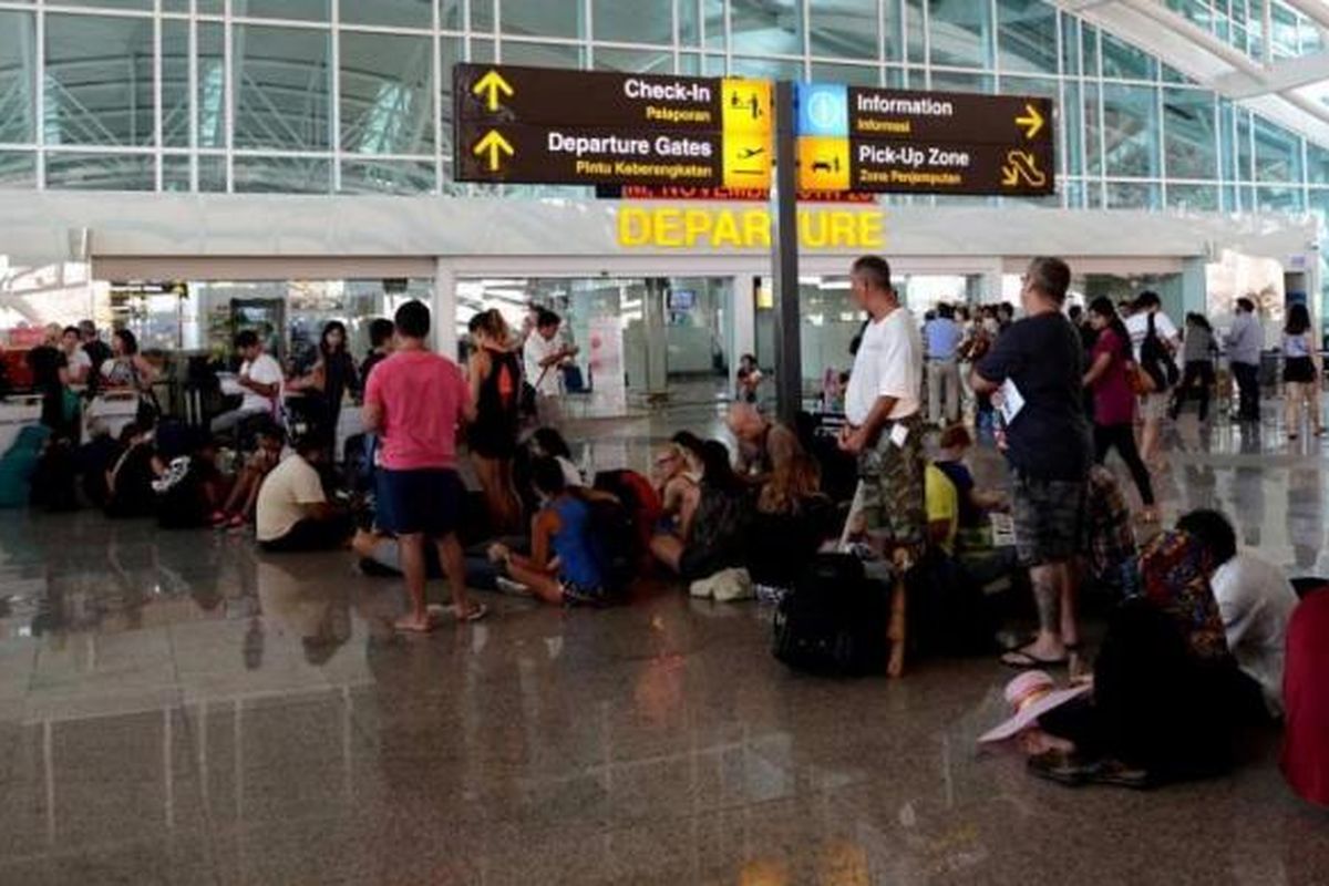 Suasana terminal penumpang bandara Ngurah Rai, Denpasar, Bali.