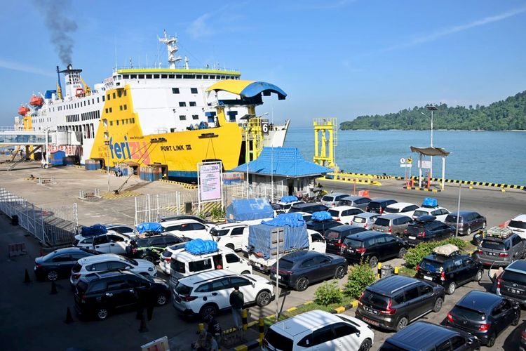 Gunung Anak Krakatau Siaga, Penyeberangan Bakauheni-Merak Dipastikan Masih Aman