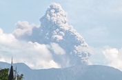 Gunung Marapi Erupsi, Kolom Abu Capai 1,6 Km, Warga Diminta Waspada