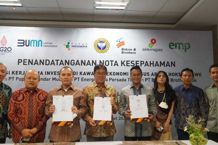 PT Pupuk Iskandar Muda (PT PIM) Aceh Utara menandatangani kerjasama pembelian gas untuk bahan baku pupuk urea dengan Entitas Group Bakrie, EMP Gebang Limited di Jakarta pada 30 Maret 2022