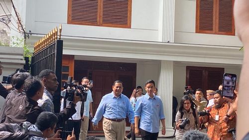 Alasan Prabowo-Gibran Pakai Baju Biru Daftar ke KPU: Sejuk, Damai, Gembira