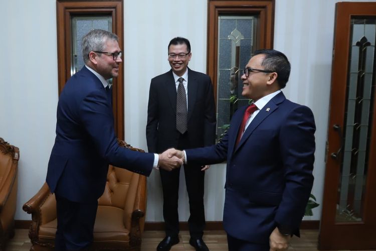 Menpan dan RB Abdullah Azwar Anas bertemu dengan Duta Besar Republik Estonia untuk Republik Indonesia Priit Turk, Rabu (10/5/2023).