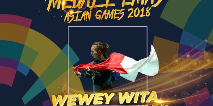 Atlet pencak silat putri Indonesia, Wewey Wita meraih medali emas pada partai final kelas B putri 50 kg sampai 55 kg Asian Games 2018 di Padepokan Pencak Silat, TMII, Jakarta, Rabu (29/8/2018)