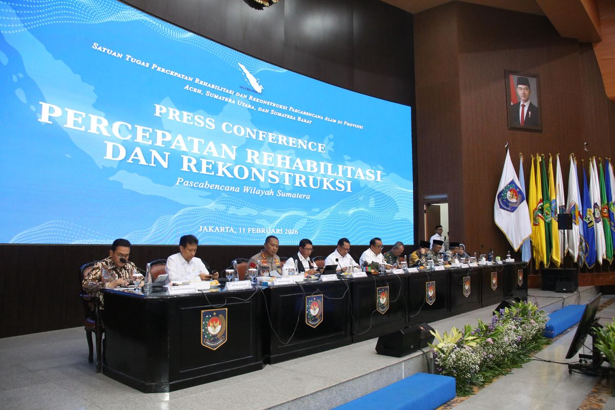 Konferensi Pers Percepatan Rehabilitasi dan Rekonstruksi Pascabencana Wilayah Sumatera di Jakarta, Rabu (11/2/2026).