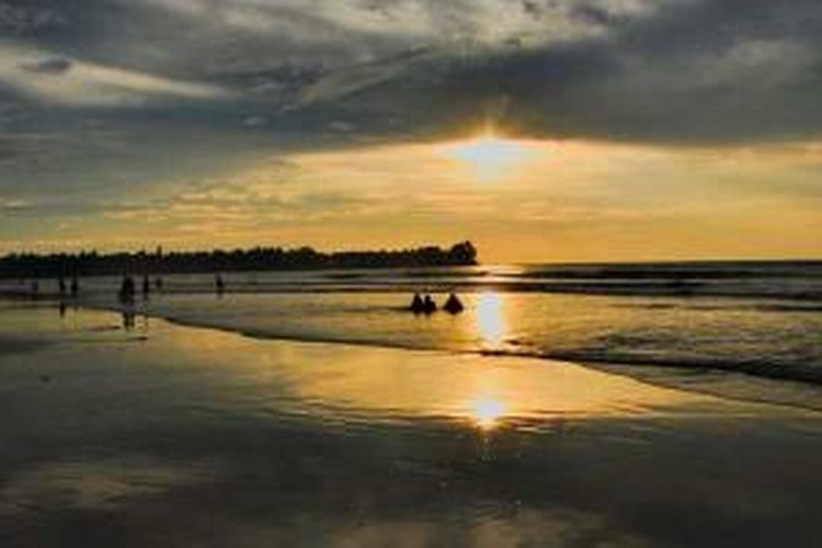 Sunset di Pantai Chaung Tha, Myanmar. 