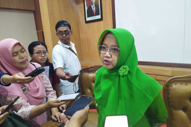 Plt Direktur RSUD Tidar Kota Magelang, Septi Milna Soelistyani, ditemui usai jumpa pers di Aula Adipura Kencana Magelang, Kamis (19/3/2020).