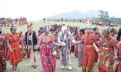 Mendagri Buka Festival Fulan Fehan 2026, Hadirkan Tarian Persahabatan Indonesia dan Timor-Leste