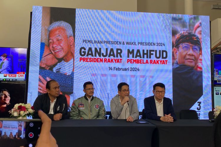 Ketua Tim Pemenangan Nasional (TPN) Ganjar-Mahfud, Arsjad Rasjid (ketiga dari kiri) di Posko Pemenangan Ganjar-Mahfud, Jalan Teuku Umar Nomor 9, Menteng, Jakarta Pusat, Rabu (14/2/2024).