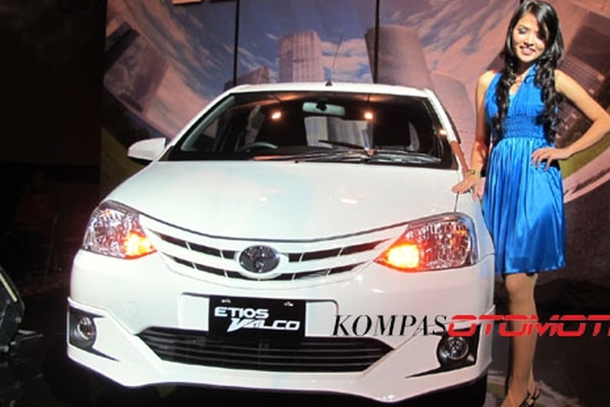 Etios siap bersaing di kelas city car, rival Honda Brio, Nissan March dan Mitsubishi Mirage.