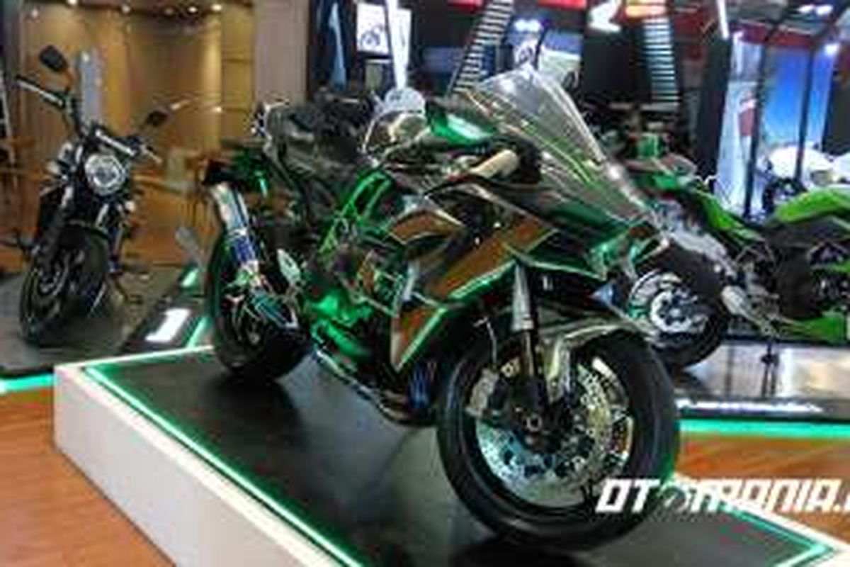 Booth Kawasaki di IIMS 2016