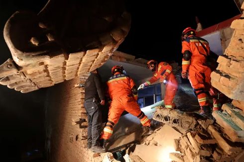 Gempa China Tewaskan Lebih dari 100 Orang, Xi Jinping Bergerak Cepat