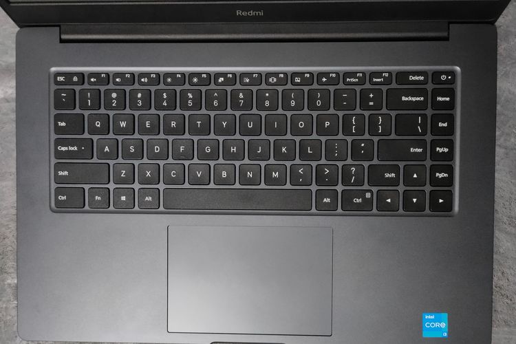 Tampang keyboard full-size dan touchpad Xiaomi RedmiBook 15.