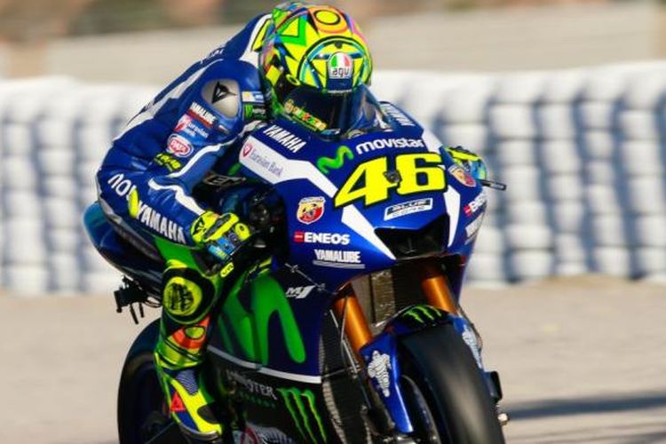 Pebalap Movistar Yamaha asal Italia, Valentino Rossi, memacu motornya pada tes pasca-musim di Sirkuti Ricardo Tormo, Valencia, Selasa (16/11/2016).