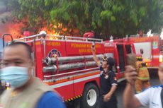 Toko Bangunan di Bekasi Ludes Dilalap Api, Seorang Pegawai Terluka