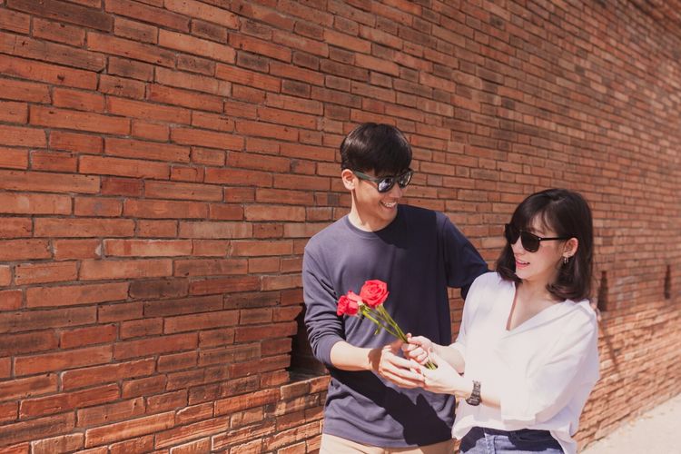 Beberapa zodiak disebut punya hubungan cinta yang sudah terjalin sejak kehidupan sebelumnya. Berikut lima di antaranya.