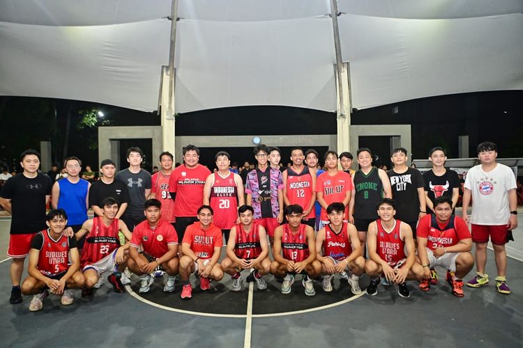 Tim Pekan Olahraga Nasional (PON) Sulawesi Utara (Sulut) berlatih dengan bermain basket bersama dalam acara yang digelar Universitas Sam Ratulangi (Unsrat), Manado, Sulawesi Utara, Jumat (19/1/2024).
